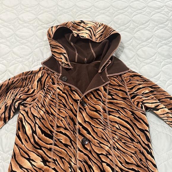 Reversible tiger print/brown coat - Picture 2 of 11